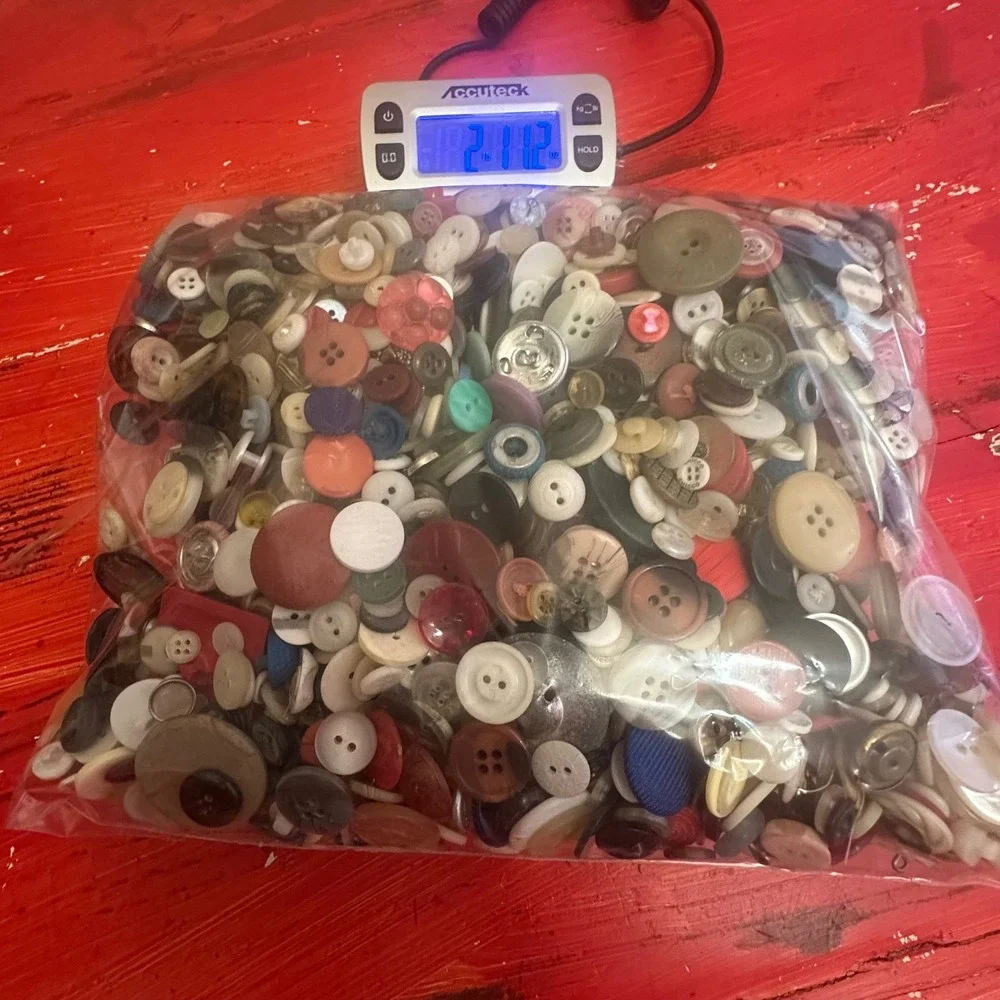 Bulk Lot 2lb 11oz Assorted Sewing Buttons Vintage Modern Mixed Colors Crafts DIY